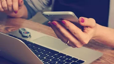 4 apps to boost your happiness at work