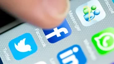 Social media for resume -- blogimage